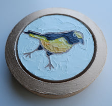 "blueless bird" (3" circle)