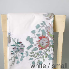 Tablecloths White / Small Tablecloth